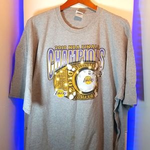GILDAN Lakers 2010 NBA Champions Vintage Shirt